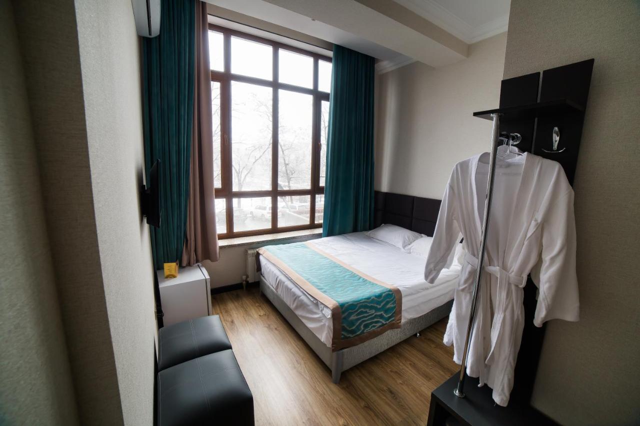 Golden Hotel บิชเคก ภายนอก รูปภาพ